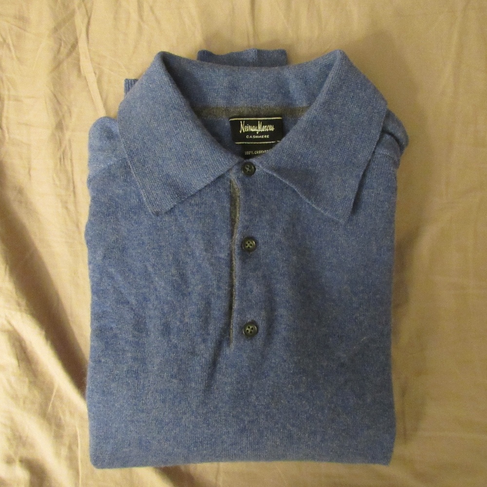 Neiman Marcus Cashmere sweater